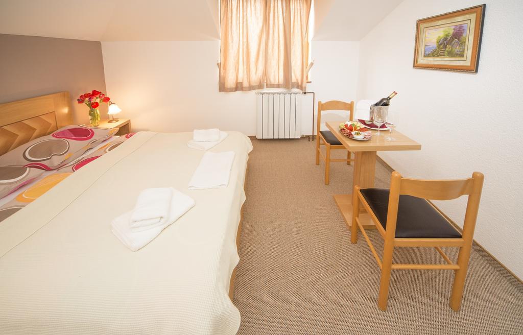 Hotel Plitvicka Vrela Grabovac  Esterno foto